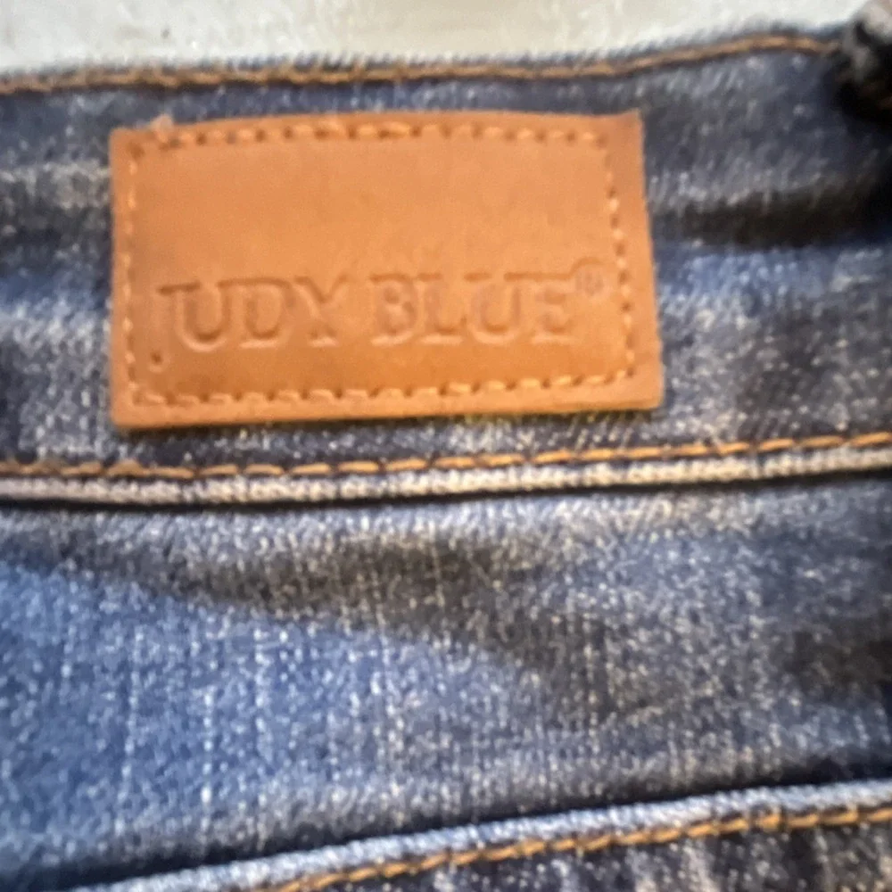Judy Blue‎ Women's Boyfriend Fit Distressed Stretch Denim Jeans Medium Wash